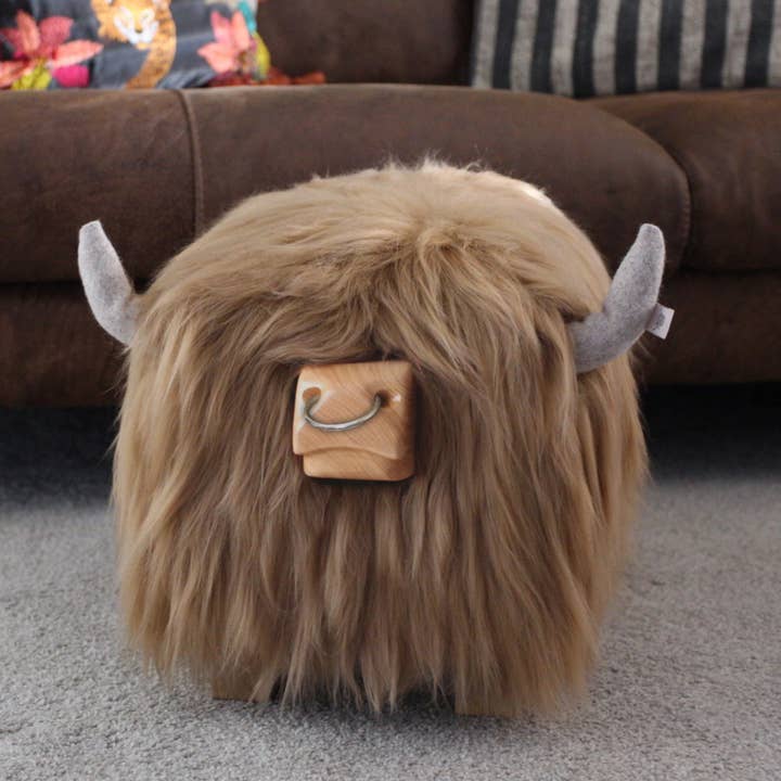 Tweed yourself – Engroshandel Taburet – Highland Bull Fodskammel - Flødekaramel + Næse ring5