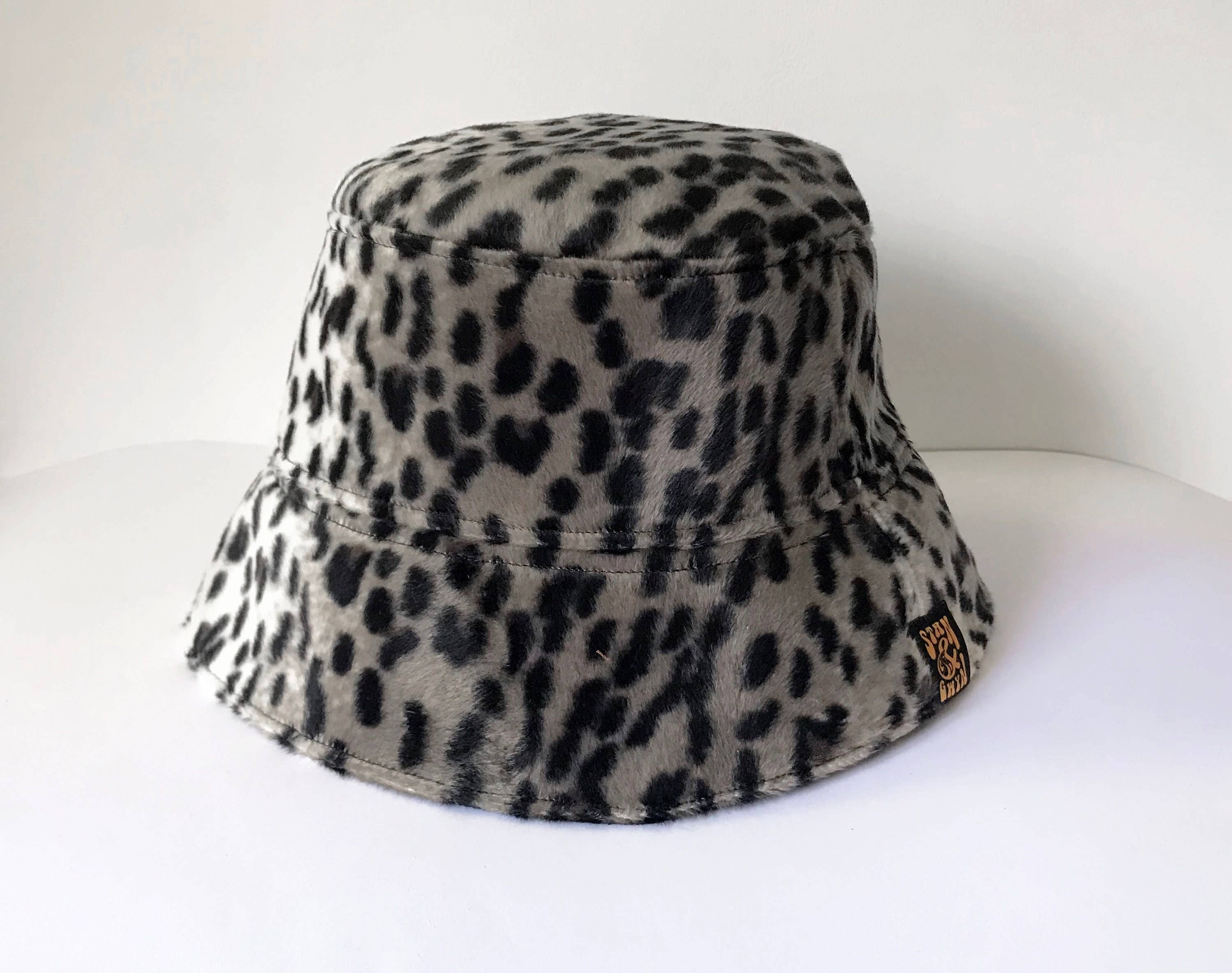 Stan and Gwyn - Wholesale Vissershoedje - Dames - Hoed met dierenprint, hoed met bontemmer, grijze hoed met luipaardprint7