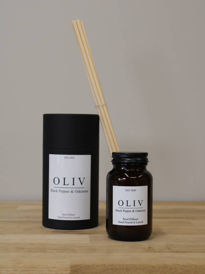 Schwarzer Pfeffer & Eichenmoos Natürlicher Raumduft mit Stäbchen für den Großhandel von OLIV Homeware