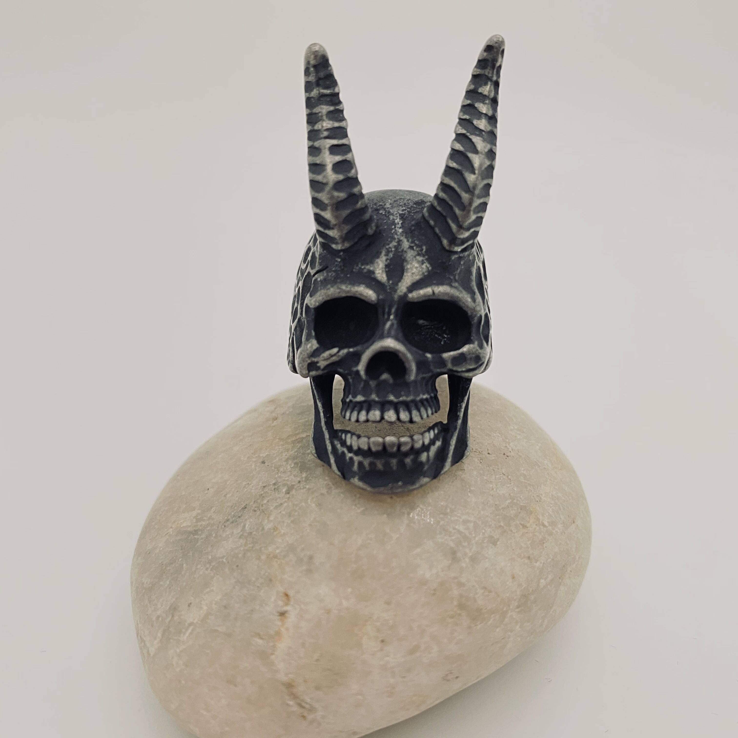 Mio Queena – Anel de cocktail/declaração por atacado – Anéis de caveira masculinos requintados de aço inoxidável10