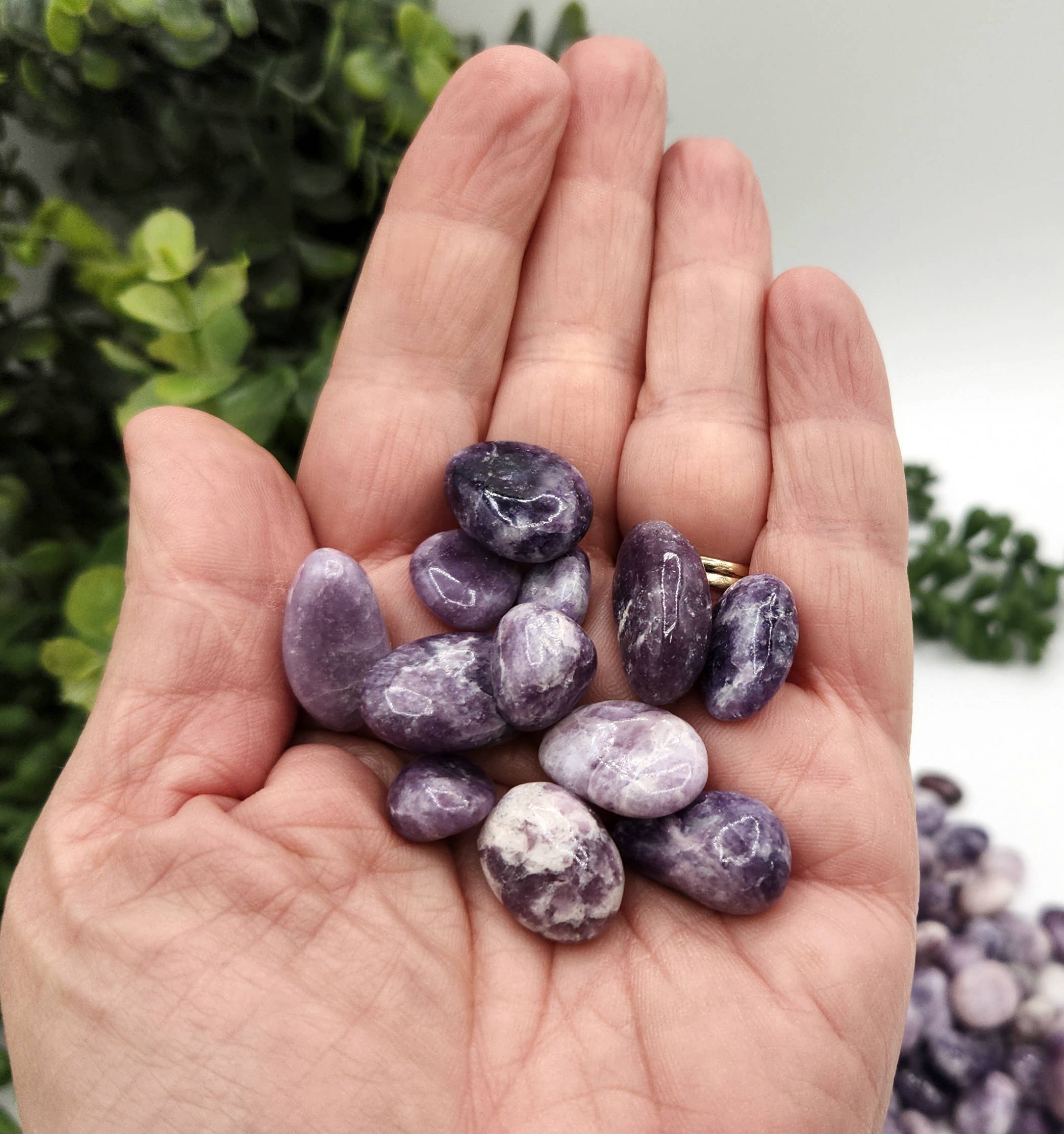 Meraki Gemstones - Wholesale Spirituele steen/kristal - Lepidoliet getrommelde edelstenen 10-20mm (0,5kg/1,1 lbs.)4