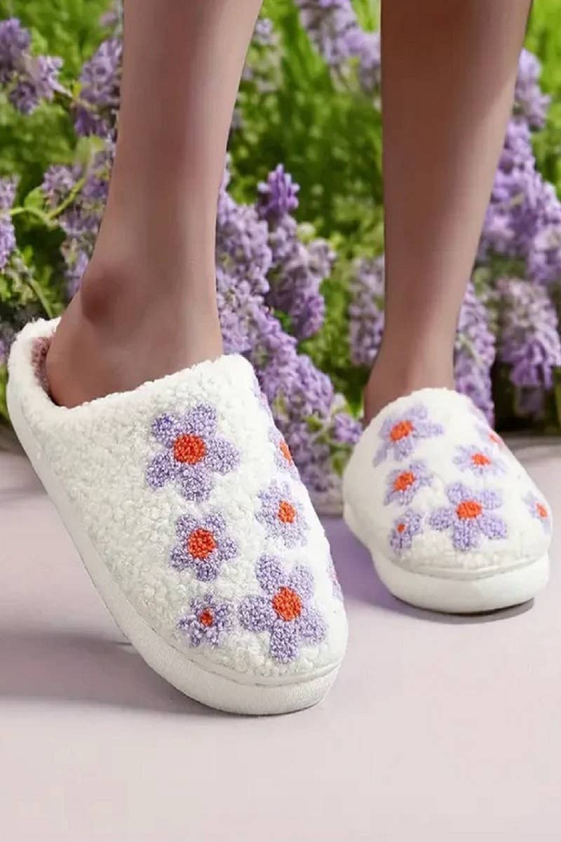 42POPS - Wholesale Slippers - Women's - `.SI-26824 Cute novelty soft plush cozy slippers (size L/XL)0