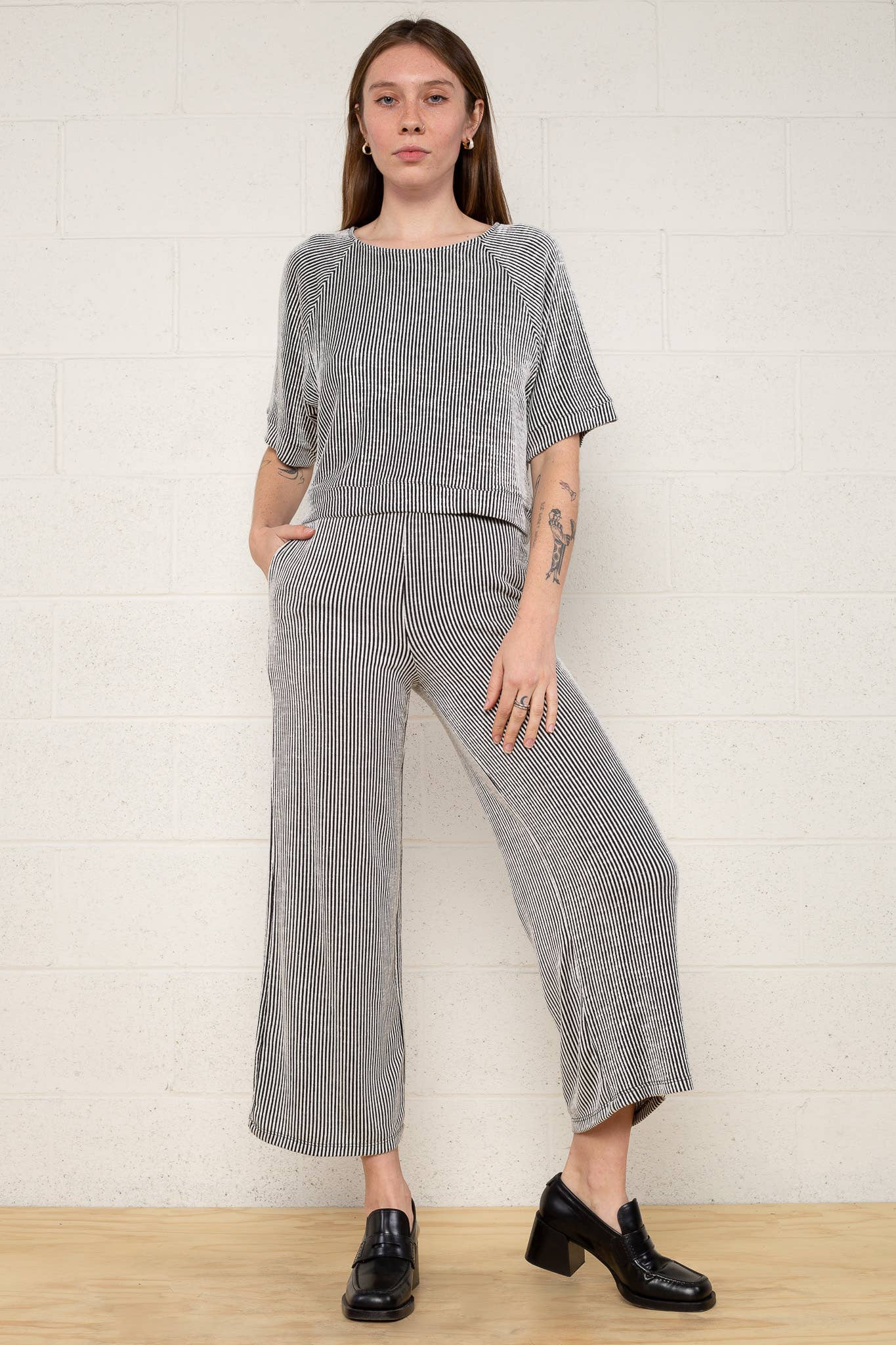 Svart/Vit Bella Stripe Topp för wholesale på Faire3