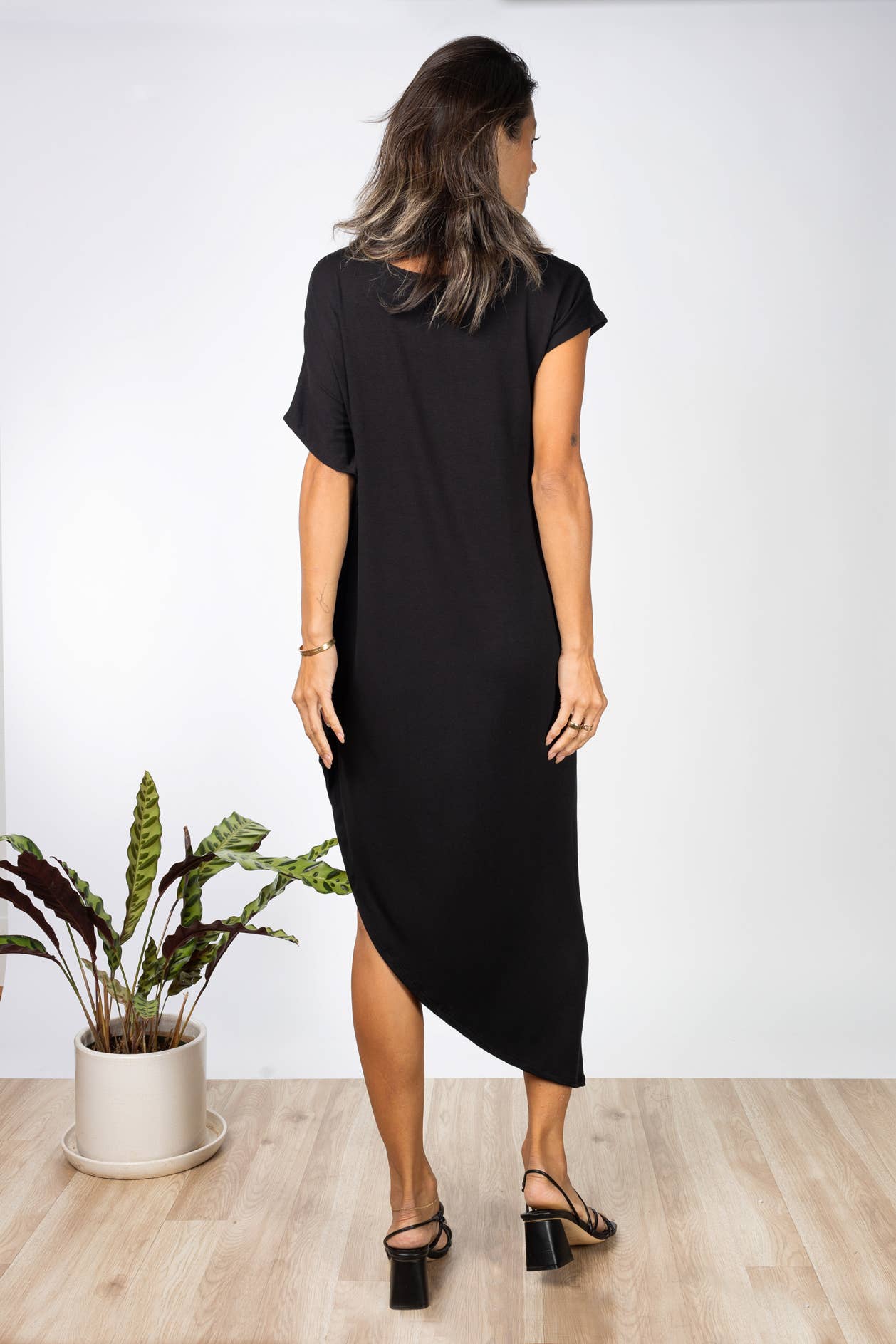 Ten Tomorrow – Großhandel Kleid – Damen – Lola Asymmetrisches Kleid (Black)3