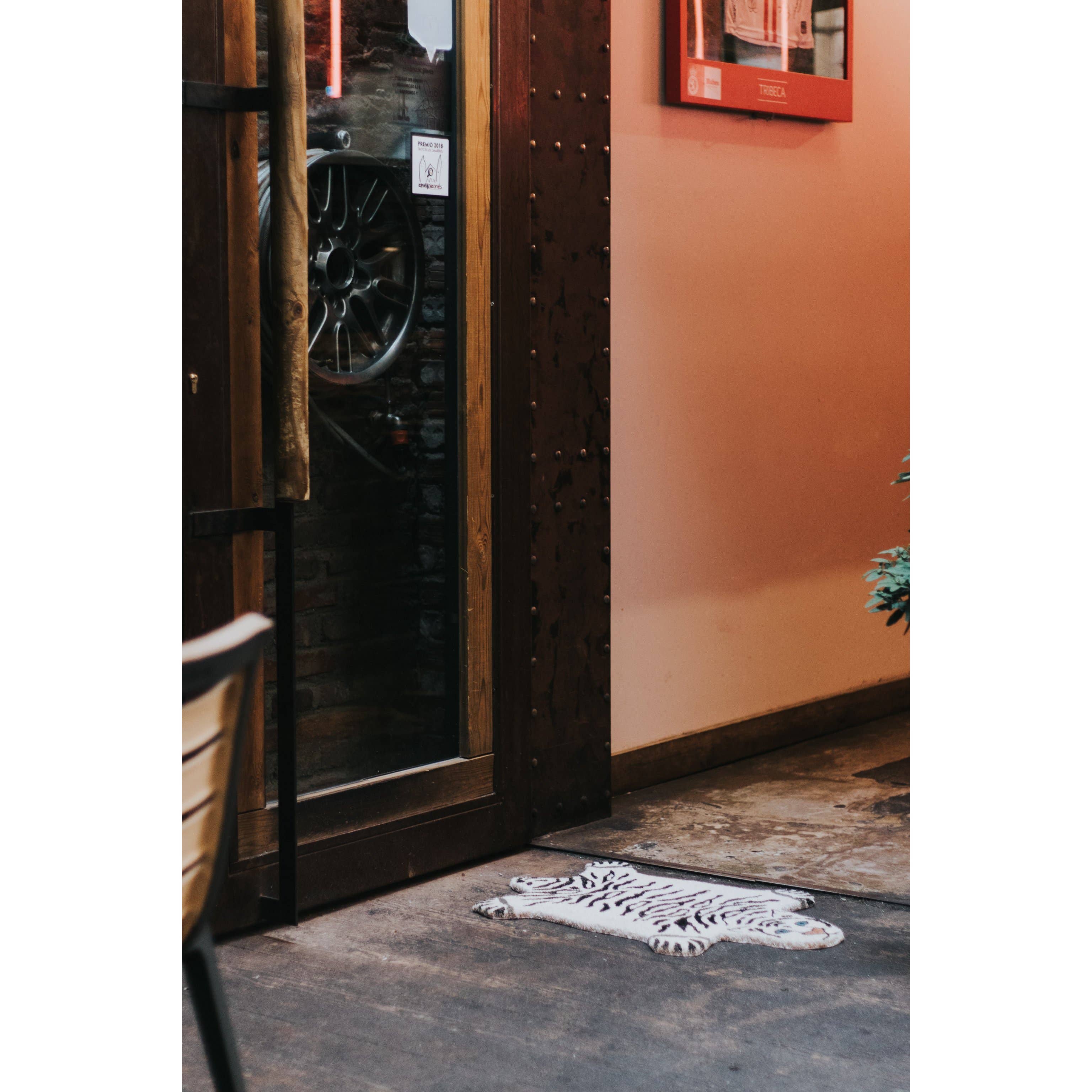 Fisura – wholesale Door mat – White Doormat 'Tiger'4