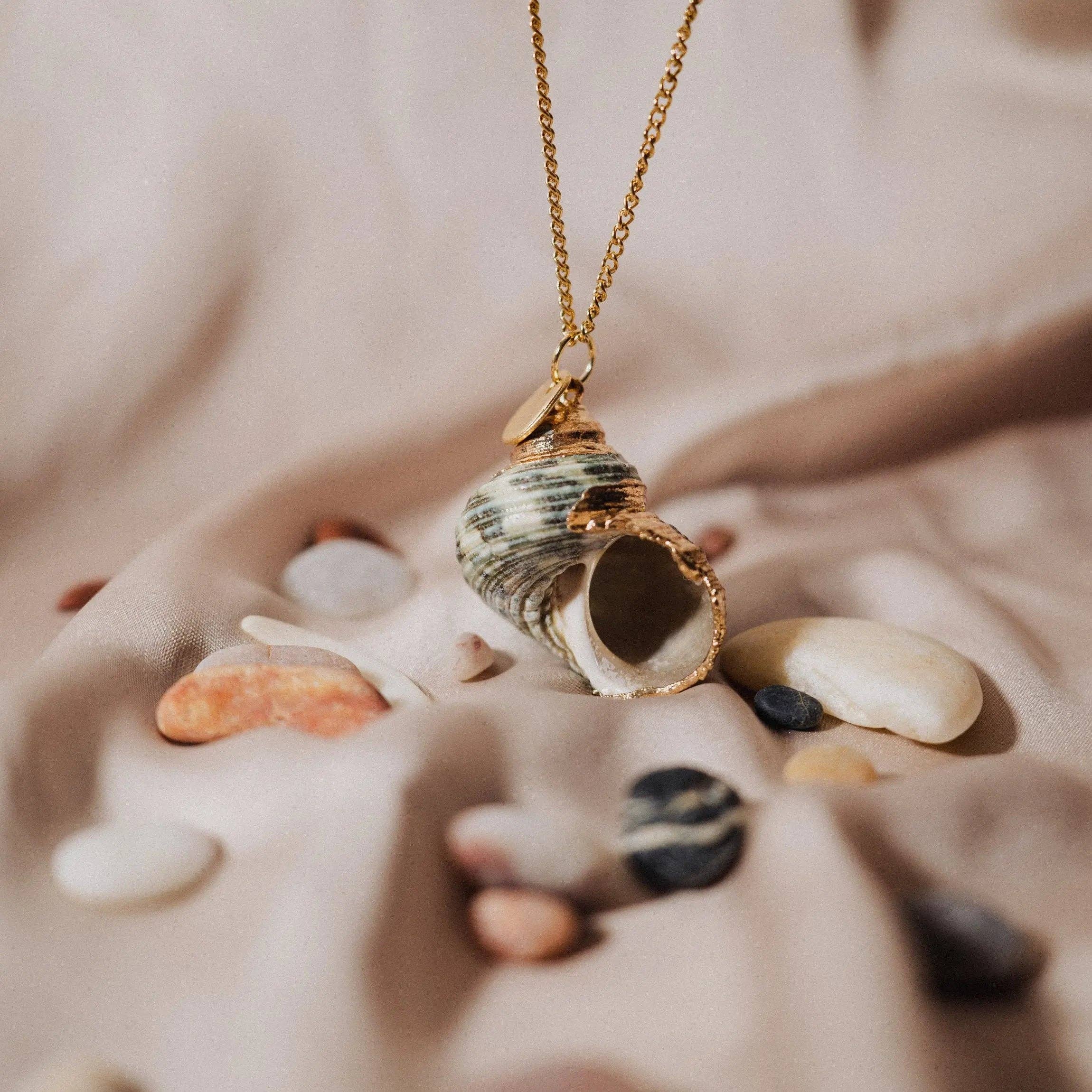 PHOEBE´S – wholesale Hänge-/berlockhalsband – Snäckhalsband, sommarjuveler, hippiehalsband, handgjord present6