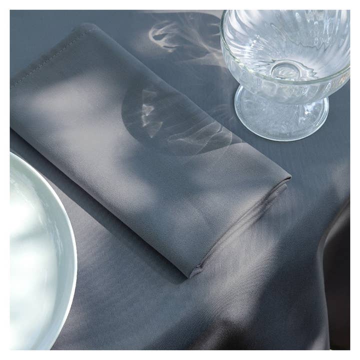 Barceló Hogar - Wholesale Tablecloth - “Mariola” Dark Tablecloth1