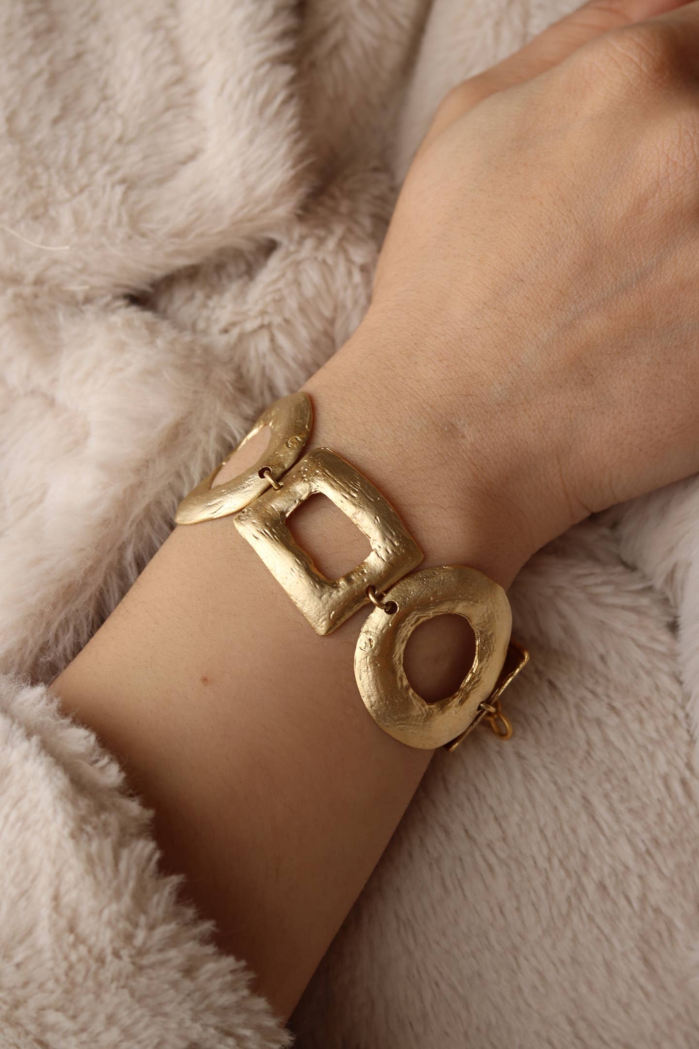 BUBU BY TEKIN SHOP - Wholesale Jewelry Set - Geometric-Shaped Matte Gold Plated Jewelry Set6