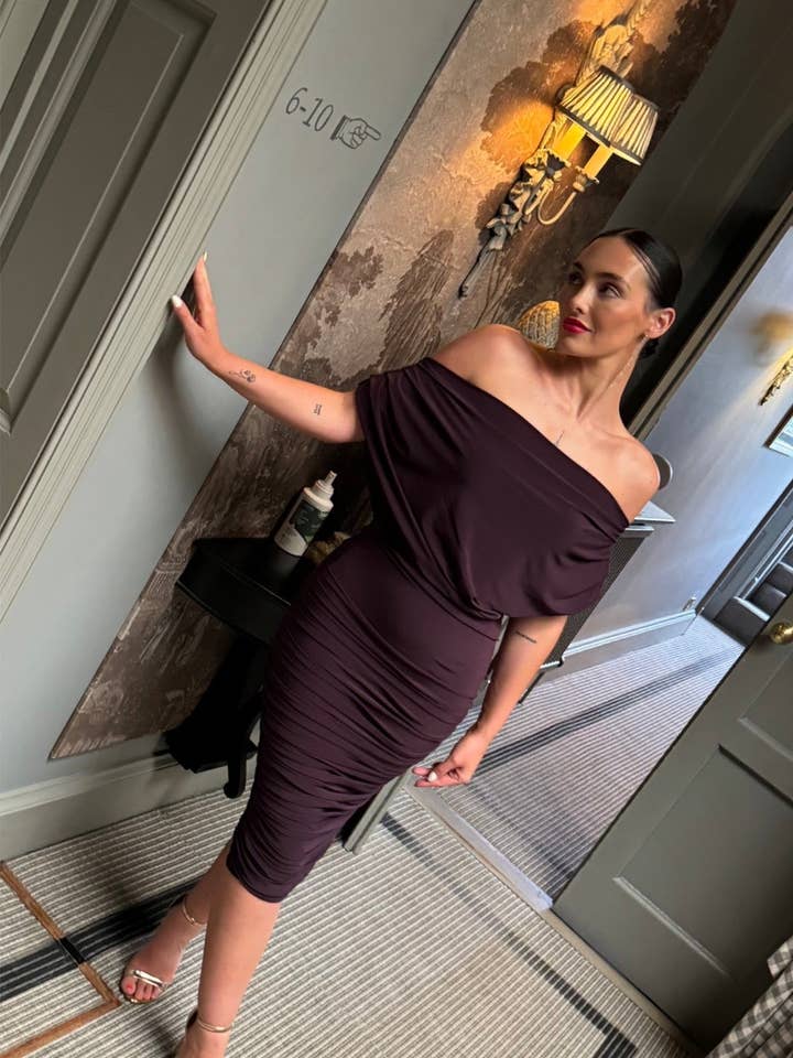 Atom Label – wholesale Klänning - Dam – ATOM LABEL Oxygen-klänning i björnbärsröd1