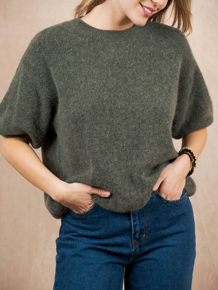 NAÏS PARIS - Wholesale Knit Sweater - Women's - ROUND NECK SHORT SLEEVE SWEATER IN SUPERFINE ALPACA2