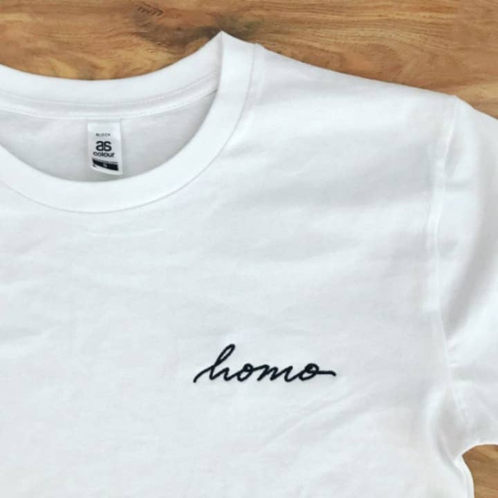 Rising Violet Press - Venta al por mayor Camiseta - Unisex - Camiseta bordada homo
