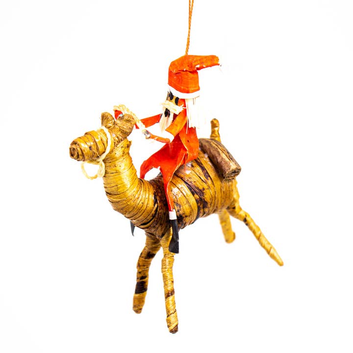 Banan Fiber Santa på en Kamel Ornament for engroshandel hos Global Crafts
