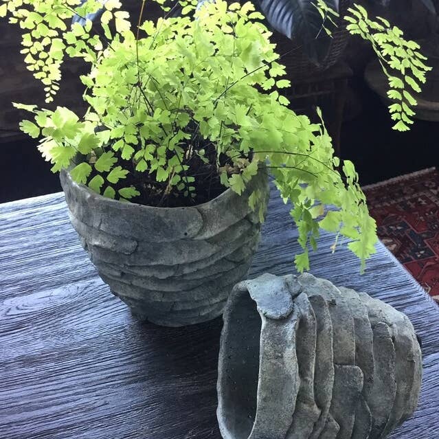 Jardinière en ciment pour la vente par Vagabond Vintage