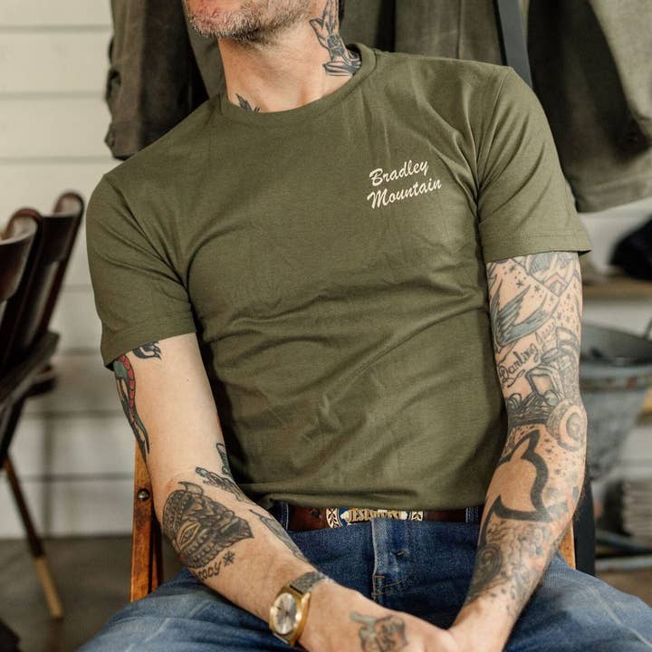 Bradley Mountain - Venta al por mayor Camiseta serigrafiada - Hombre - Tee Olive Trout2