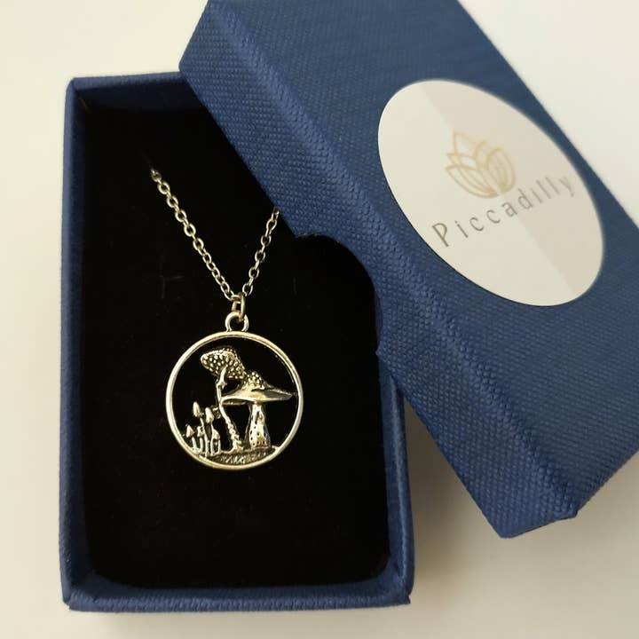 Piccadilly Pendants – Großhandel Kette mit Anhänger/Charm – Silberne Pilzhalskette, Naturhalskette, skurriler Schmuck3