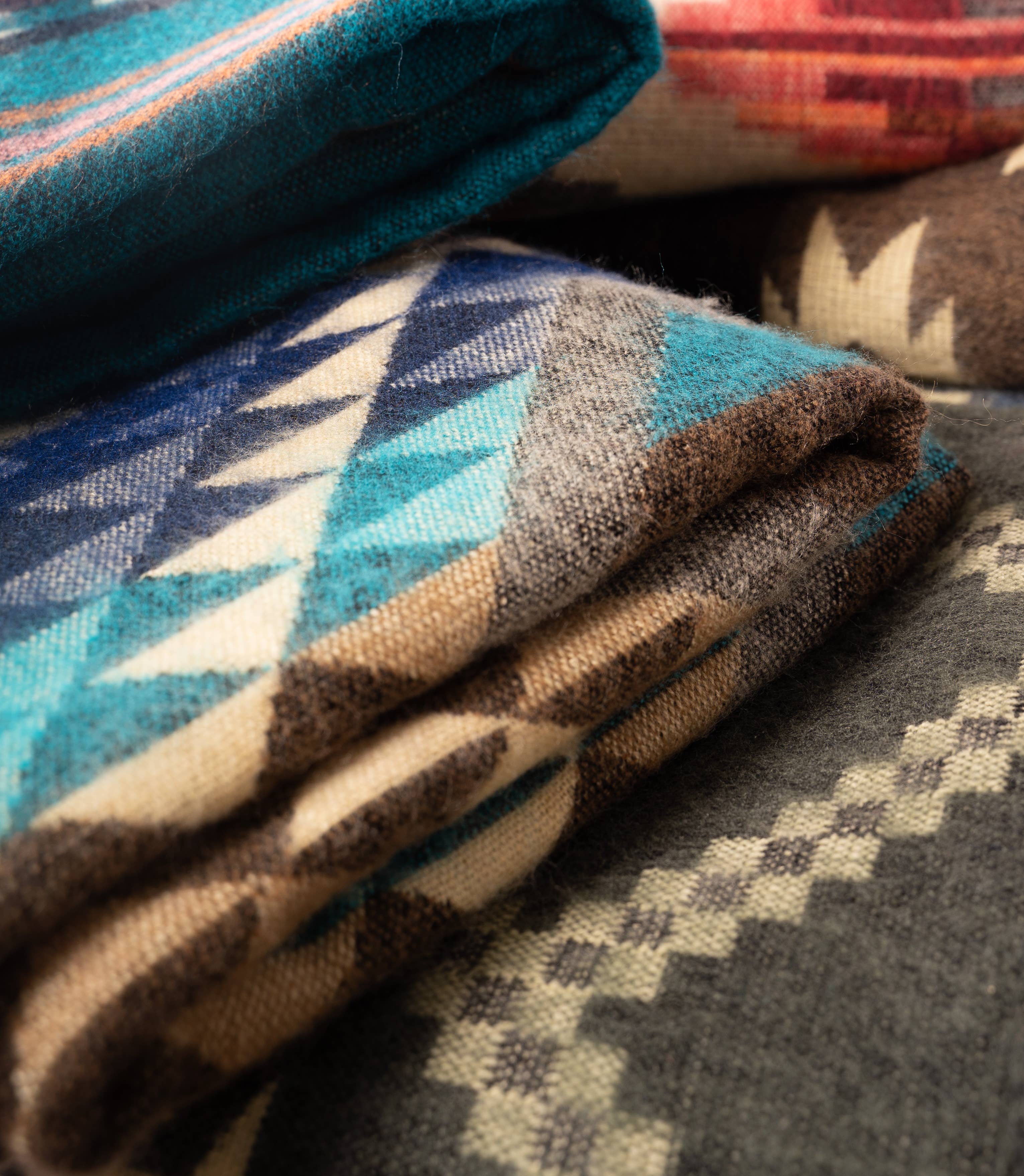 Red Thread & Co - Wholesale Throw Blanket - La Luz Blanket - Alpaca Wool Blend2