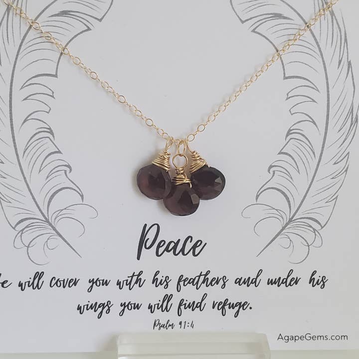 Collier à Trois Pierres Grenat pour la vente par Agape Gems