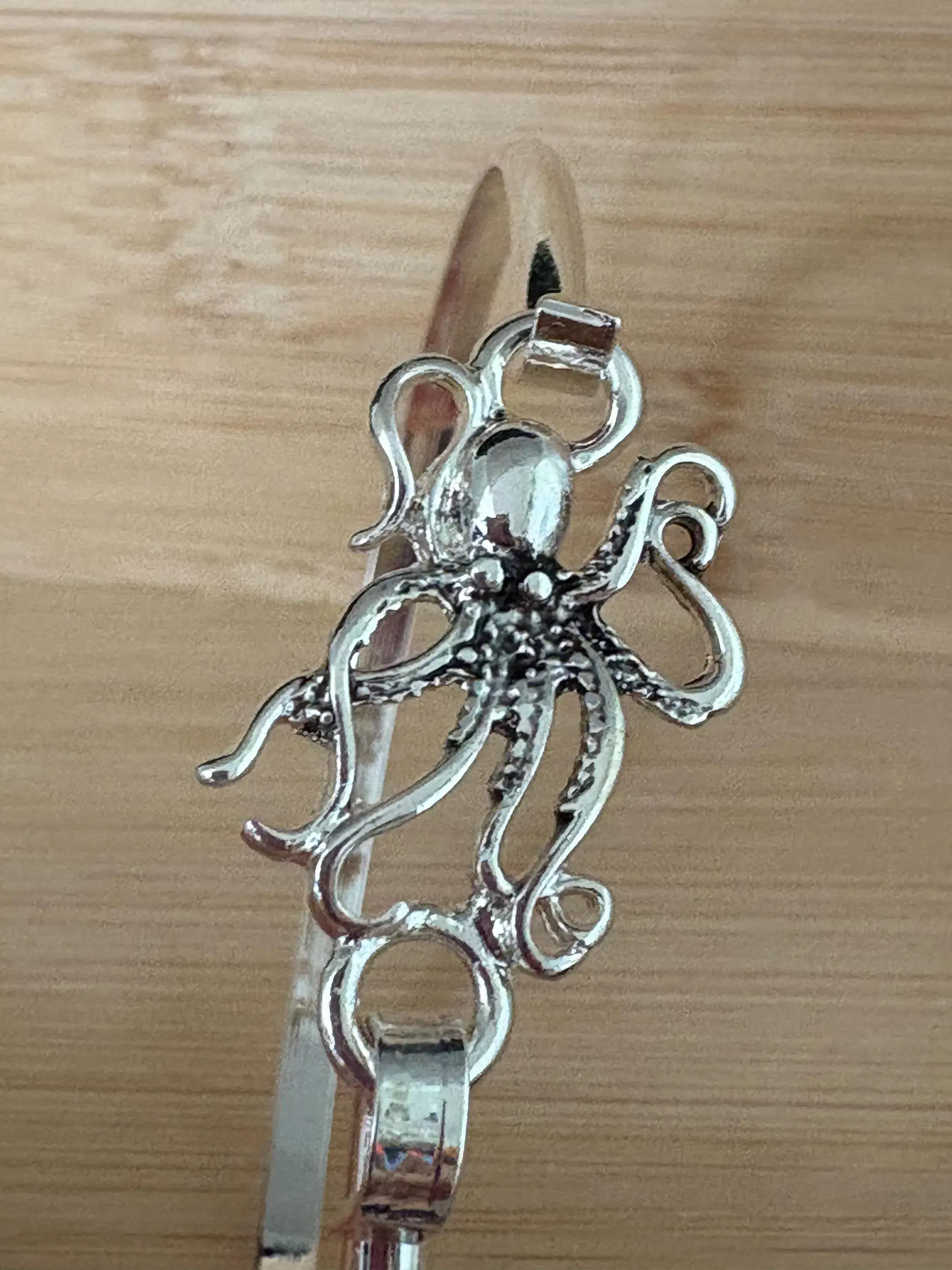 0011 PREMIERE - Wholesale Cuff Bracelet - FR3469 Antique Silver Nautical Octopus Metal Casting Bangle1