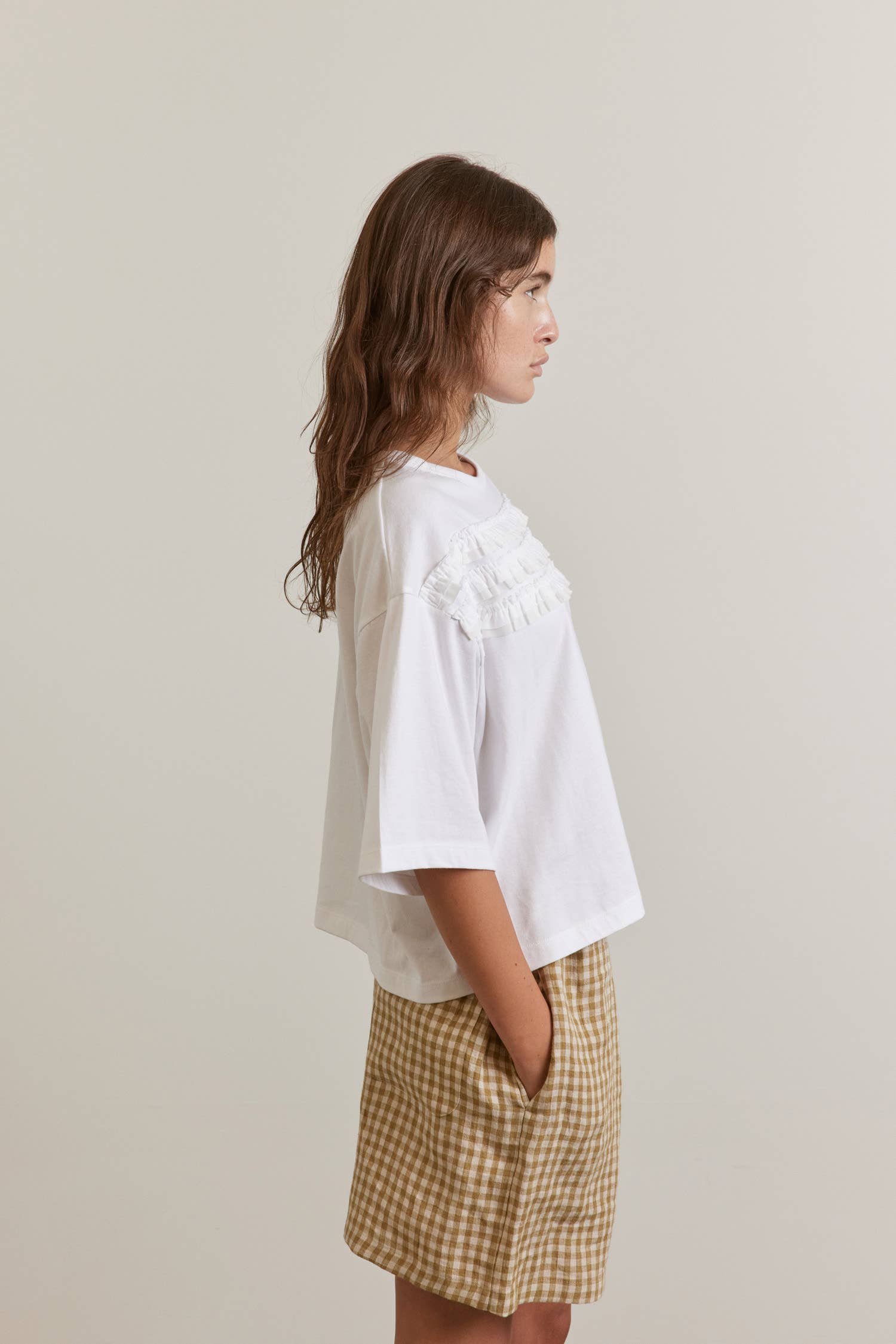 White Ruffled half-sleeve cotton T-shirt for wholesale on Faire4