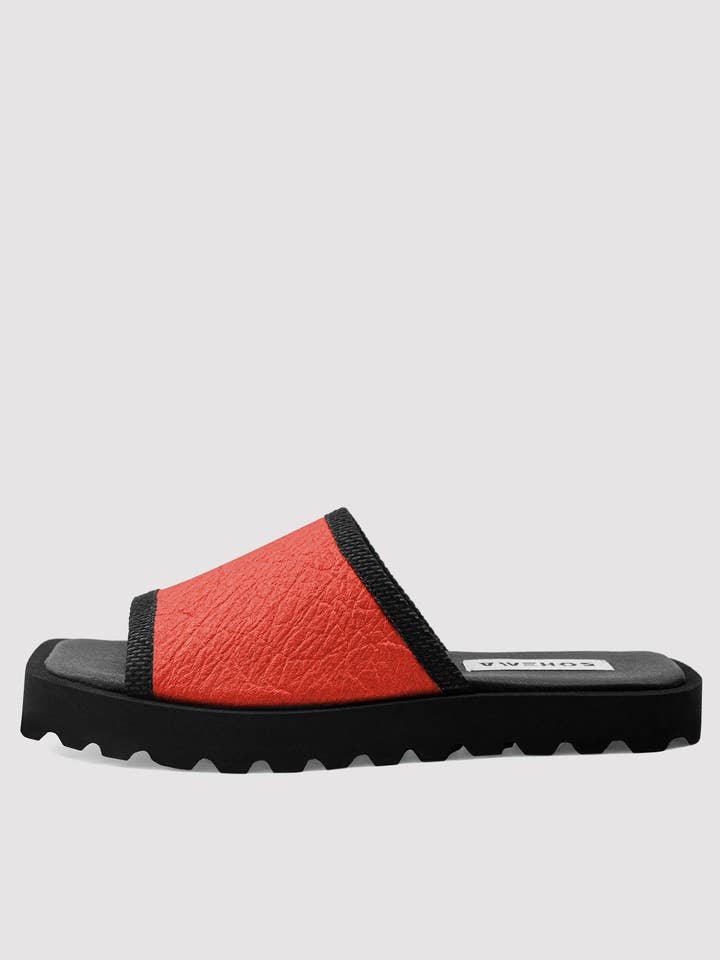 Flache Slides Pina aus Piñatex® für den Großhandel von Bohema Clothing