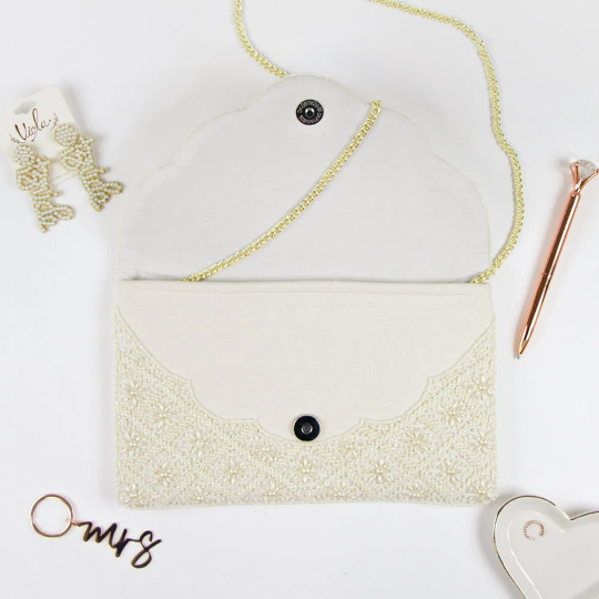 GiftsbyPR - Wholesale Clutch Bag - Women's - Bride Purse, White Bride Purse, Beaded Scallop Brides Bag1