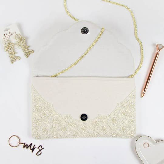 GiftsbyPR - Wholesale Clutch Bag - Women's - Bride Purse, White Bride Purse, Beaded Scallop Brides Bag1