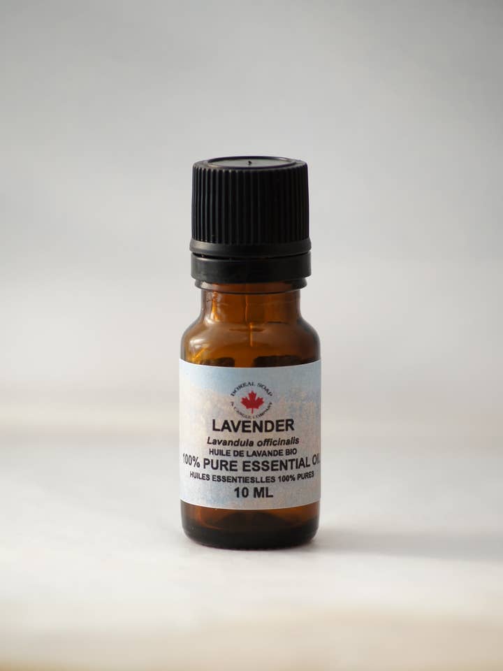 10 ml di olio essenziale di lavanda per la vendita all'ingrosso da parte di Boreal Soap and Candle Company Inc.