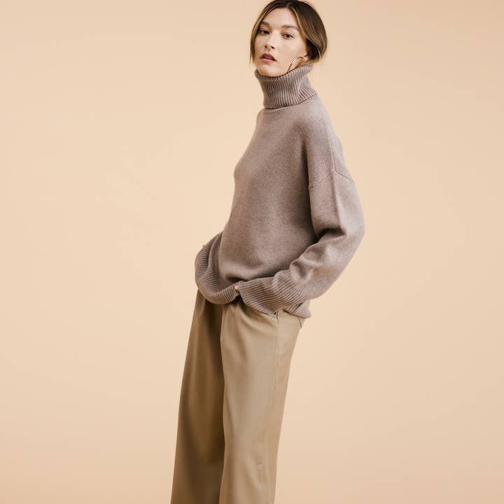 Alaise Cashmere Sweater Pullover Taupe for wholesale on Faire1