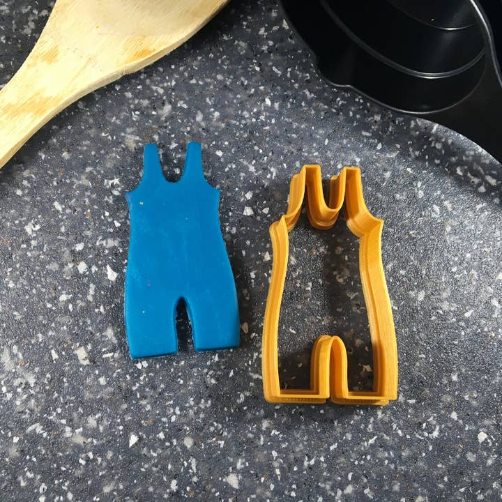 CookieCutterSupply - Wholesale Cookie Cutter - Wrestling Singlet Cookie Cutter