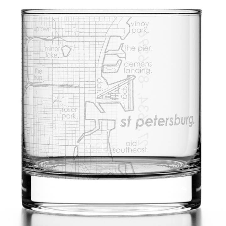 Verre à whisky gravé - Carte de la ville de St. Petersburg, FL pour la vente par Well Told