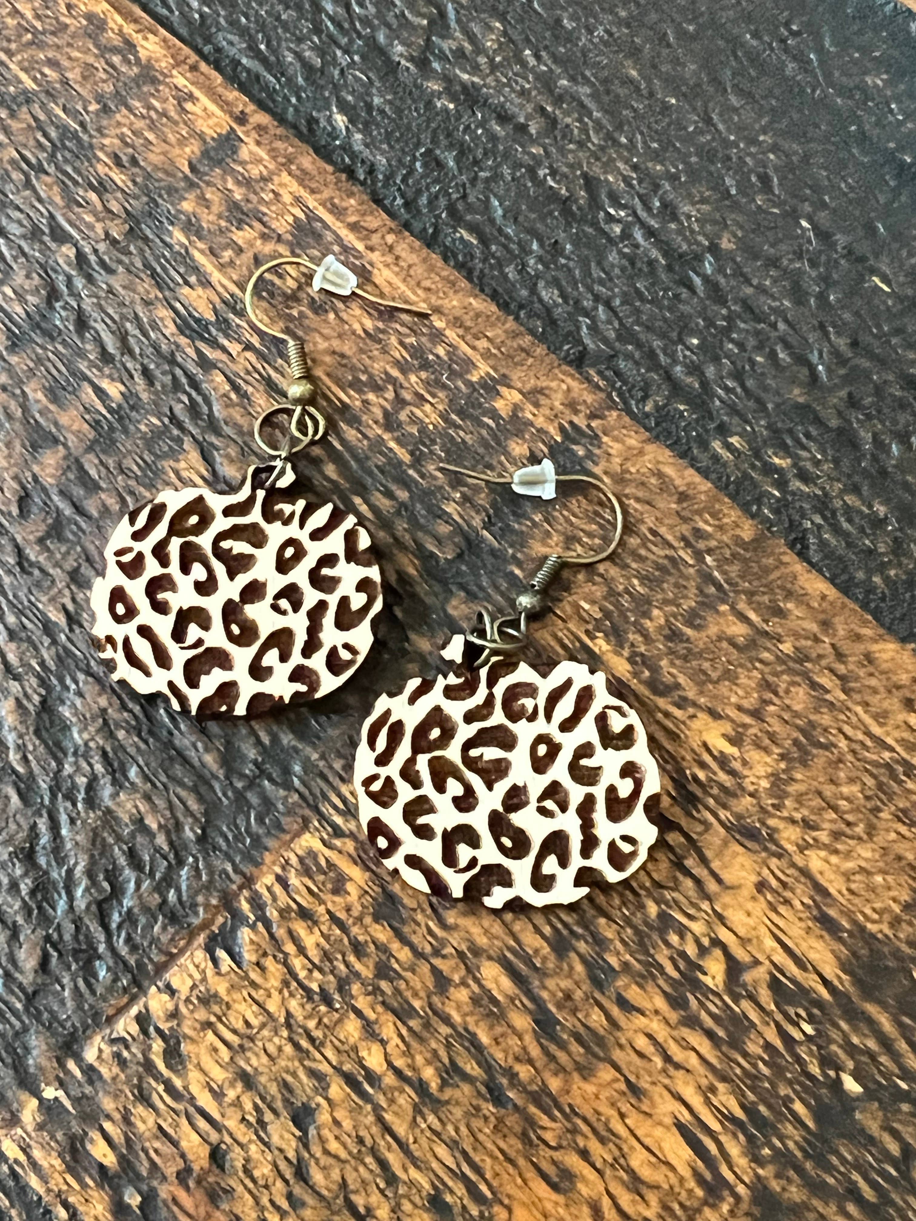 Suchfungoods - Vente Boucles d'oreilles pendantes - pendants citrouille à imprimé léopard1