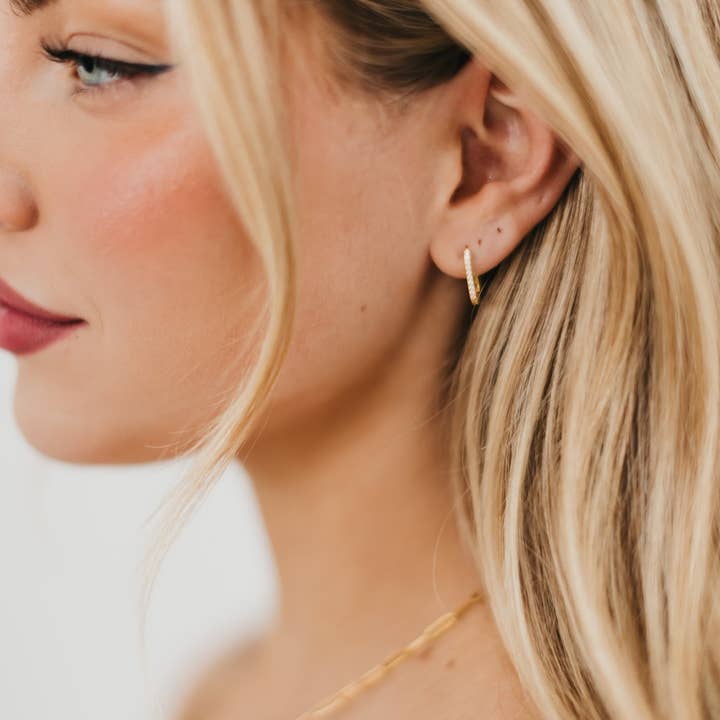 Pretty Simple - Wholesale Hoop Earrings - Petra U Hoop Diamond Earrings - WATERPROOF