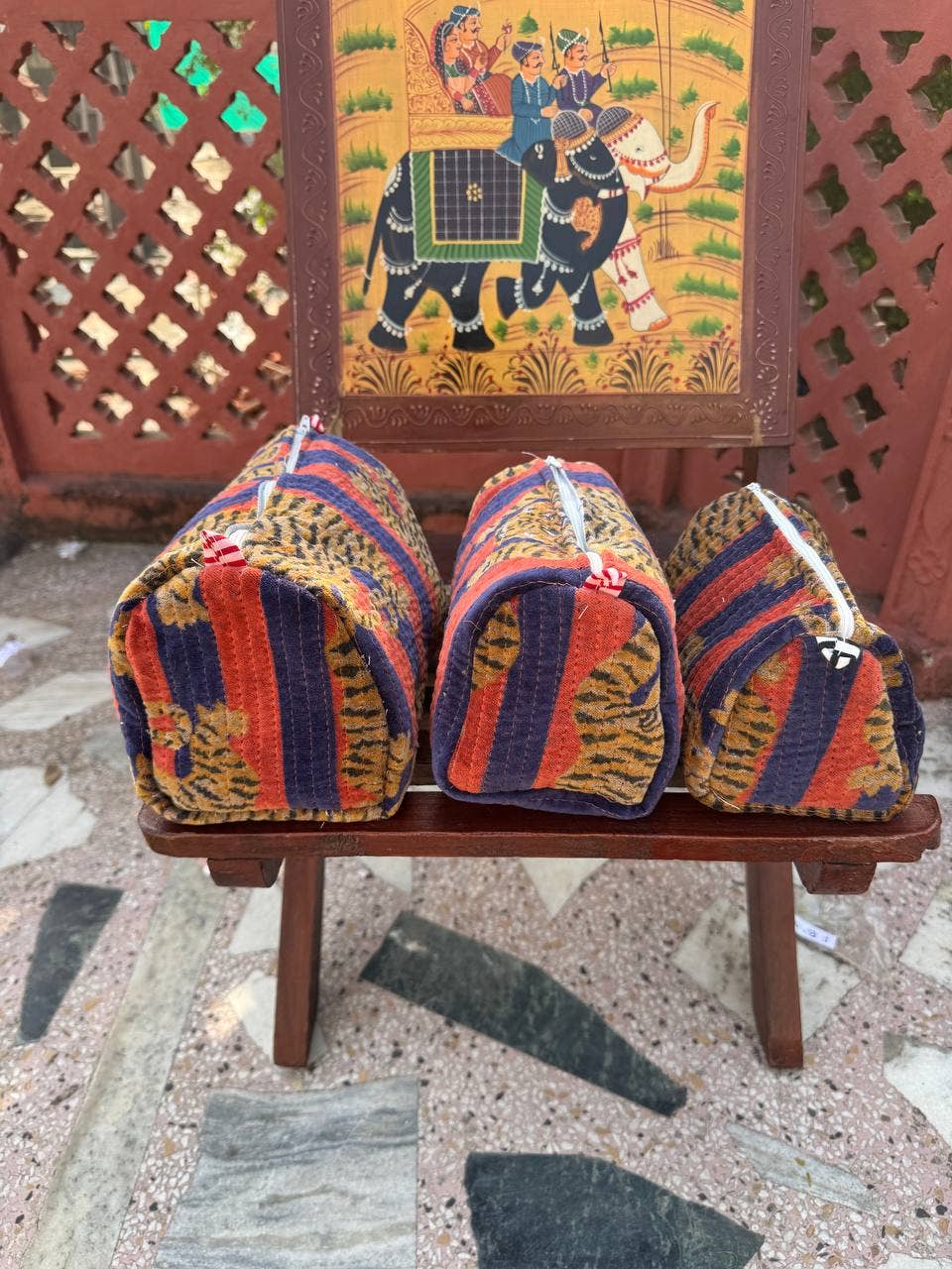 GYPSY STUDIO - Wholesale Makeup/Cosmetic Bag - Soft Touch Velvet Toiletry Set Makeup, cosmetics Bags0