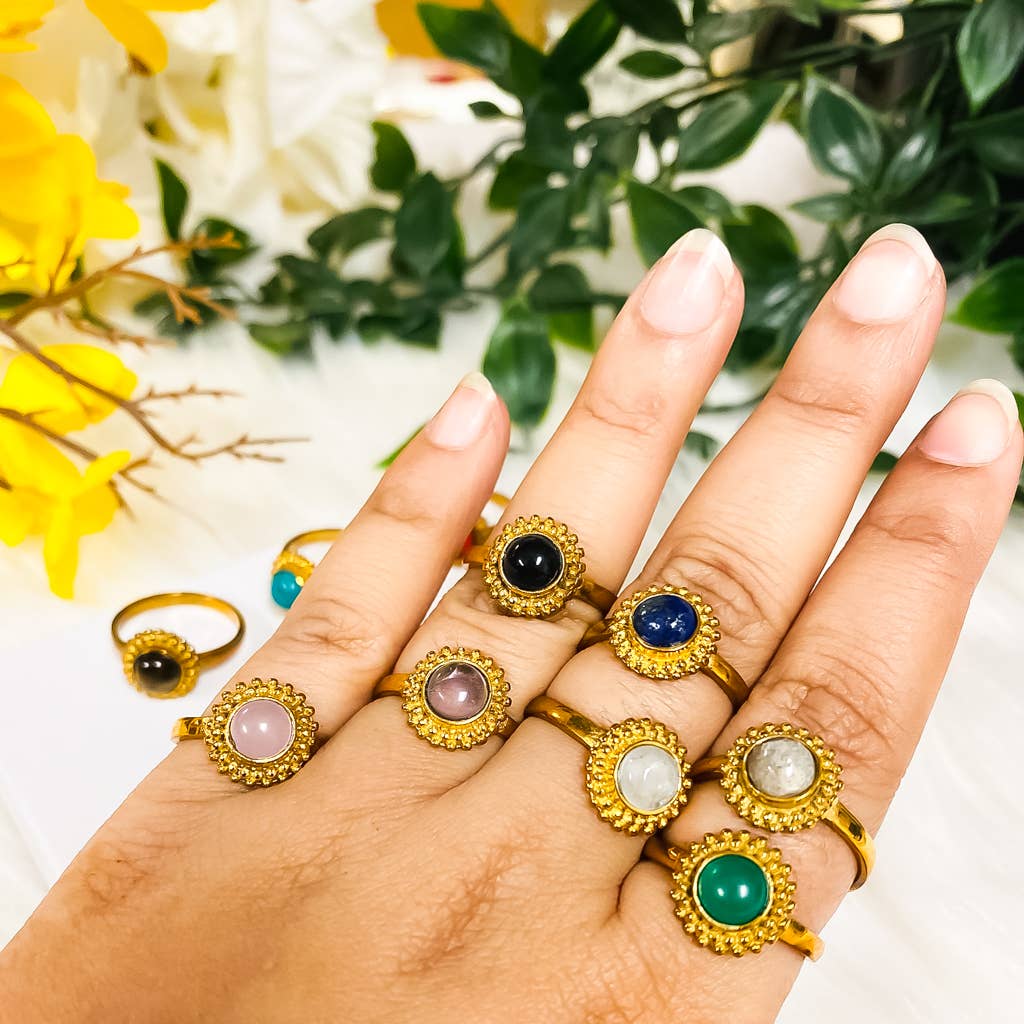 Karma Nepal Crafts - Venta al por mayor Anillos grandes/de cóctel - Anillos apilables estilo boho bañados en oro, juego de 100 piezas ($2,25 cada uno)6