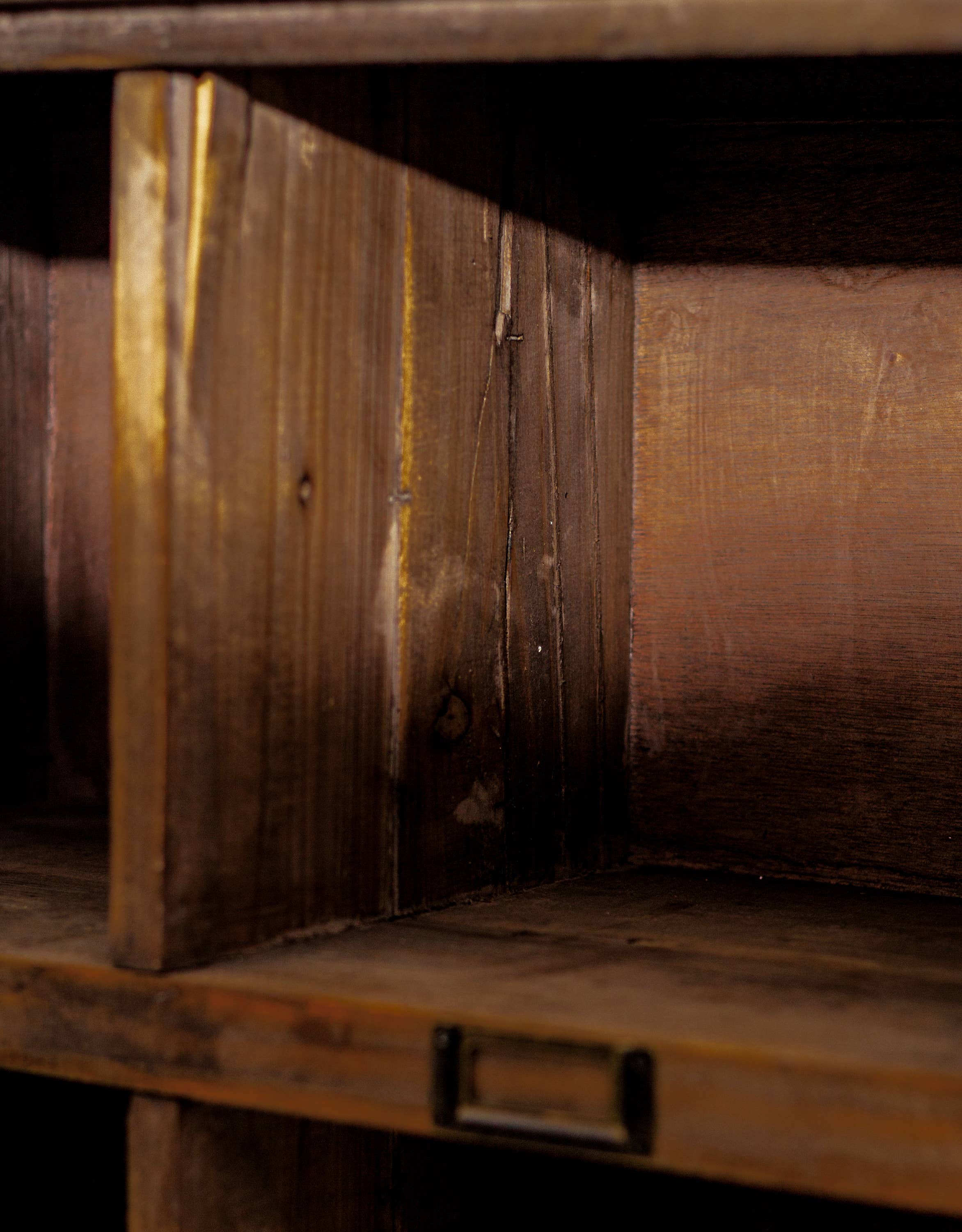 McGowan & Rutherford Ltd - Wholesale Wall Mounted Shelf - Rustic Wooden "Arundel" 15 Pigeon-Hole Wall Storage Unit3