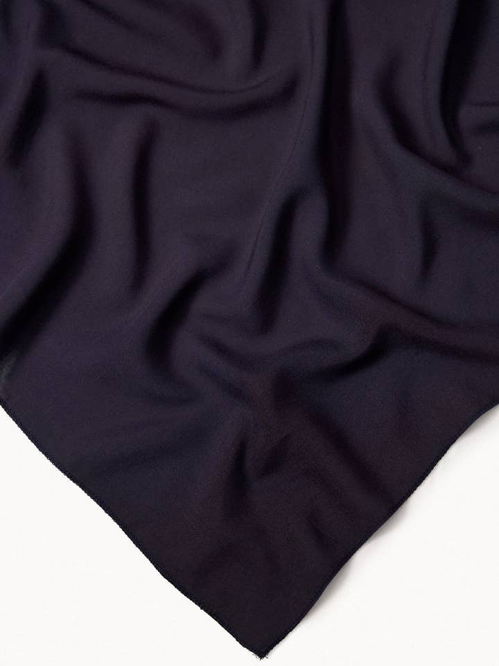 LEICHTER VOILE-FLAMMENSCHAL für den Großhandel von Touché Privé