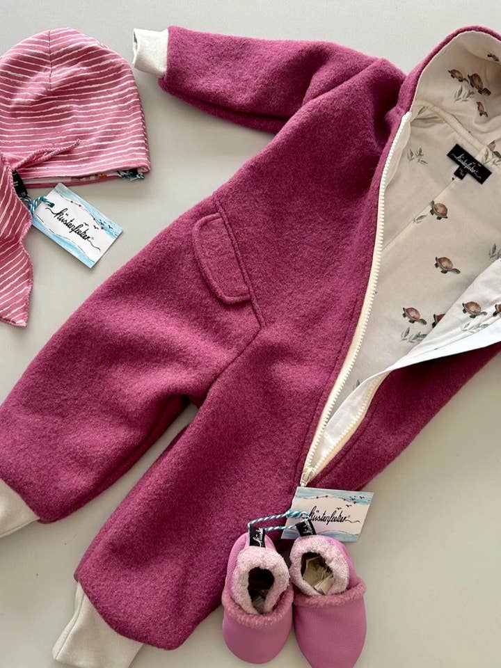 Walkoverall Beach Runner – Berry with Turtle Food for wholesale on Faire2