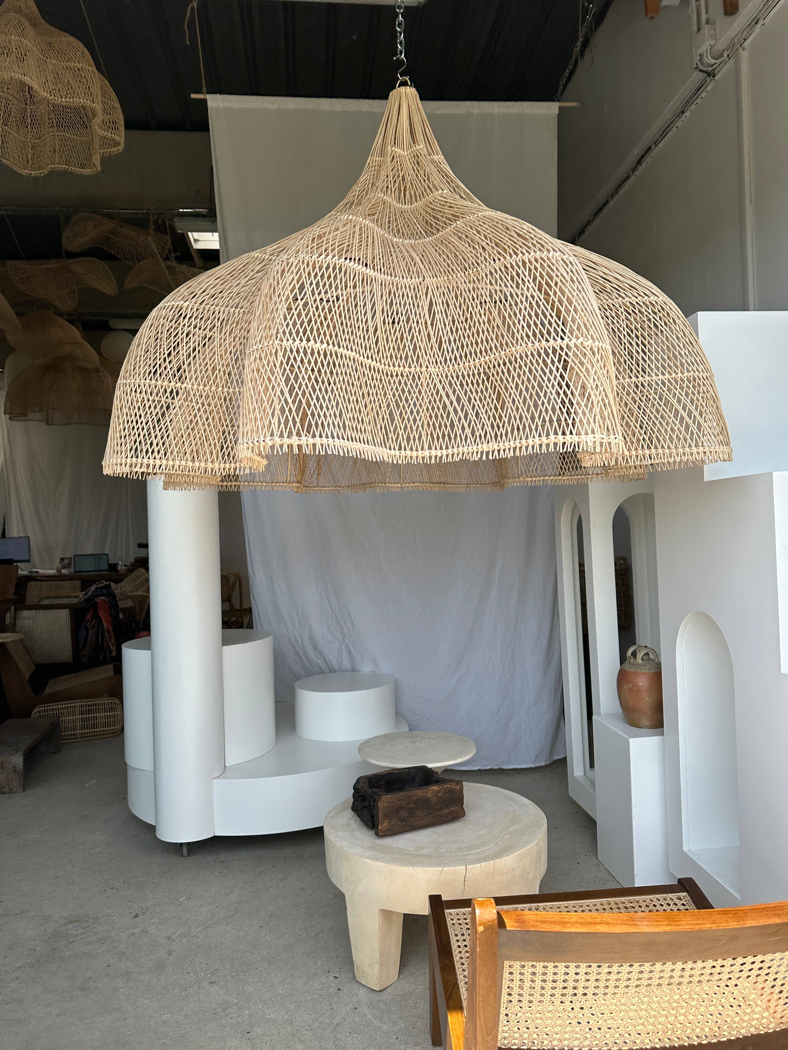 Office Objets - Wholesale Chandelier/Hanging Light - Immense rattan suspension in the shape of a flower, tulip, corolla H:1m; D:1m50177