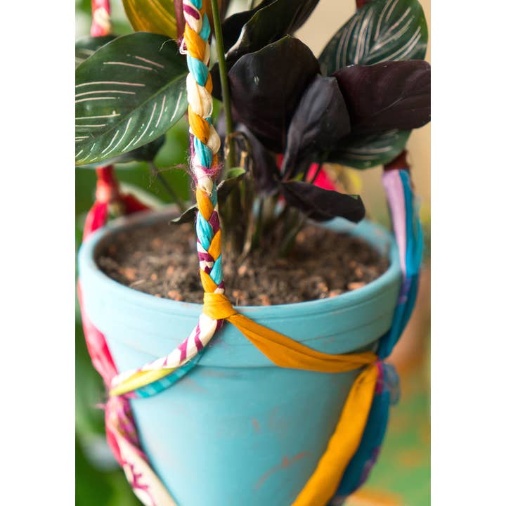 Namaste – wholesale Hängande kruka – Flätad Sari växthängare1