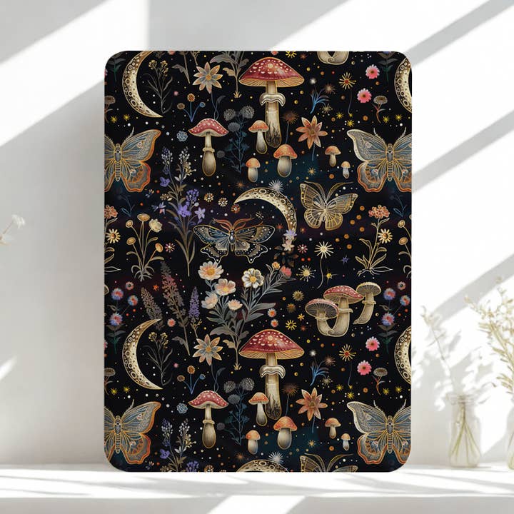 Funda para Kindle Sparkling Mushies | Correa de Mano Incorporada y Imanes Traseros para venta al por mayor de StickieTech