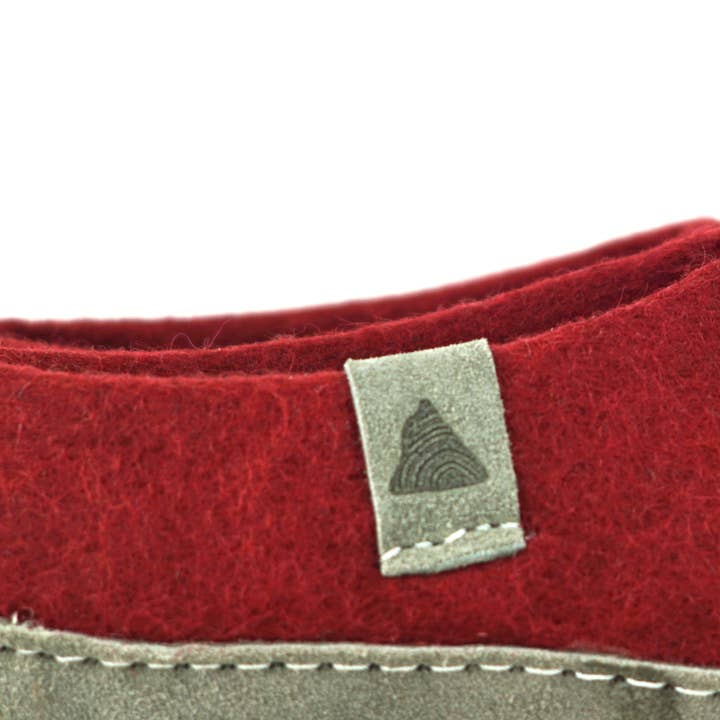 The Cottager – wholesale Slippers – Women's – Shlips Canoe Red10