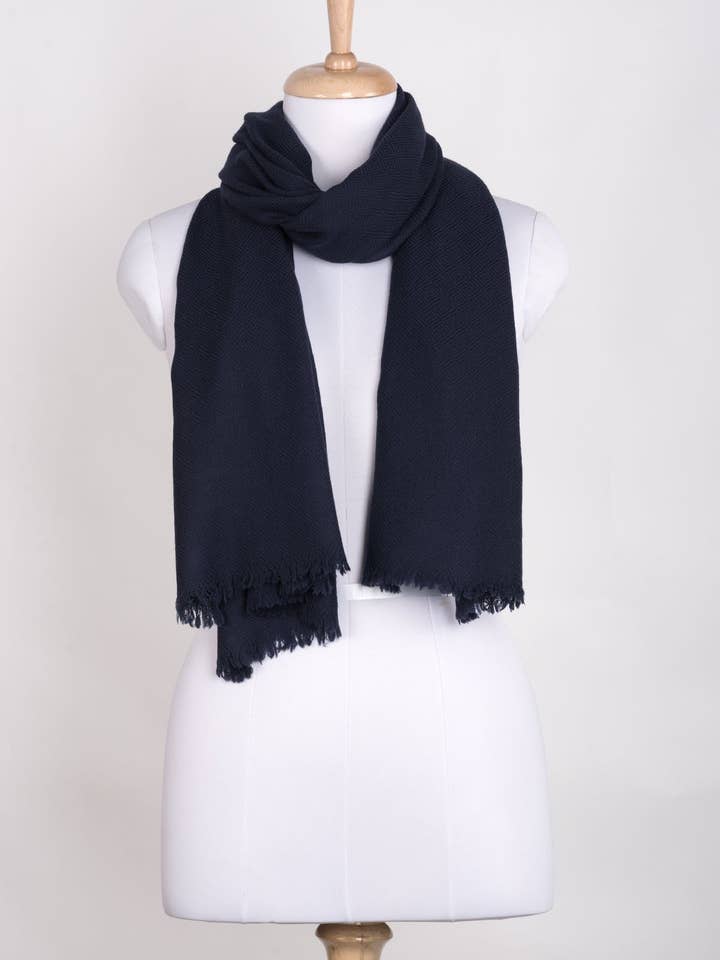 Diamond Weave Merinowolle Schal - Navy für den Großhandel von SVEZElife