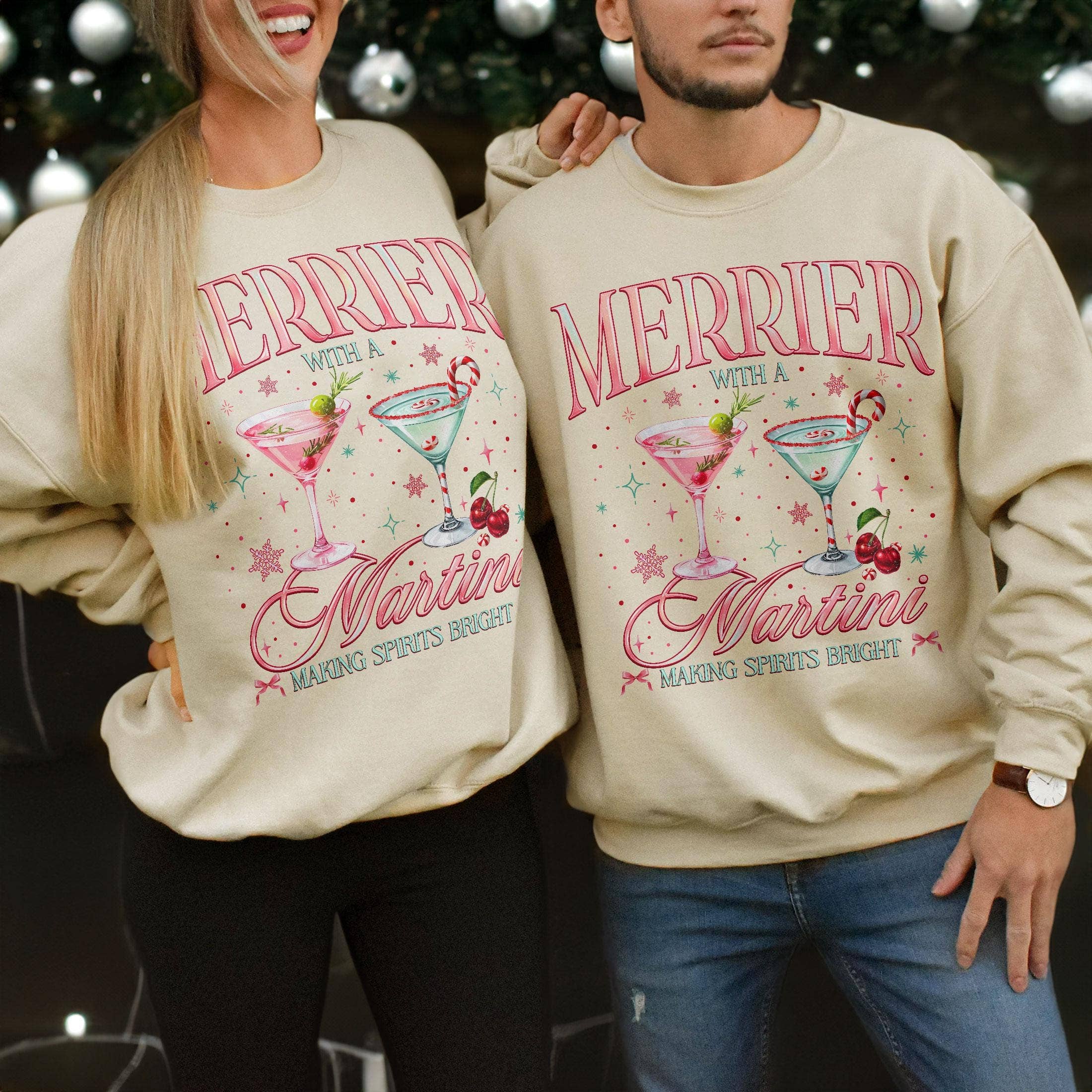 NVC Ecommerce LLC - Wholesale T-shirt met print - Dames - Kerstcocktail Sweater, Vrolijker Met Een Martini Shirt3
