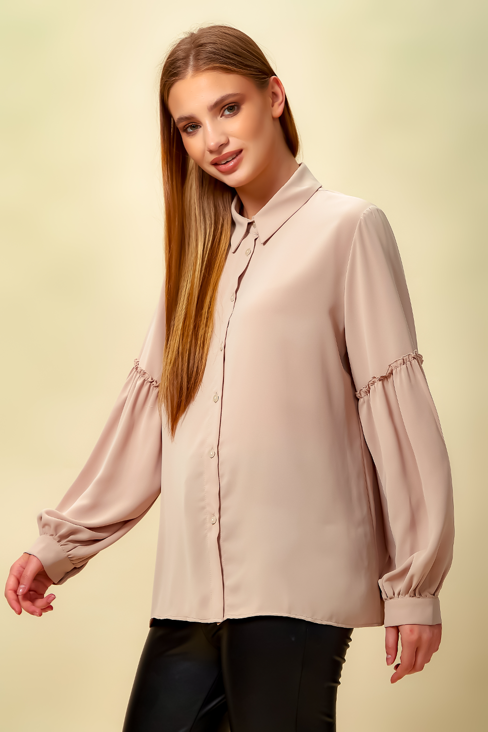 Rosa Hemd mit Patchworkärmeln in Hellrosa für den Großhandel auf Faire2