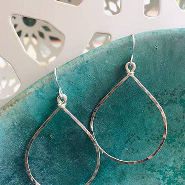 Sterling Teardrop bøjler for engroshandel hos LilyGirl Jewelry