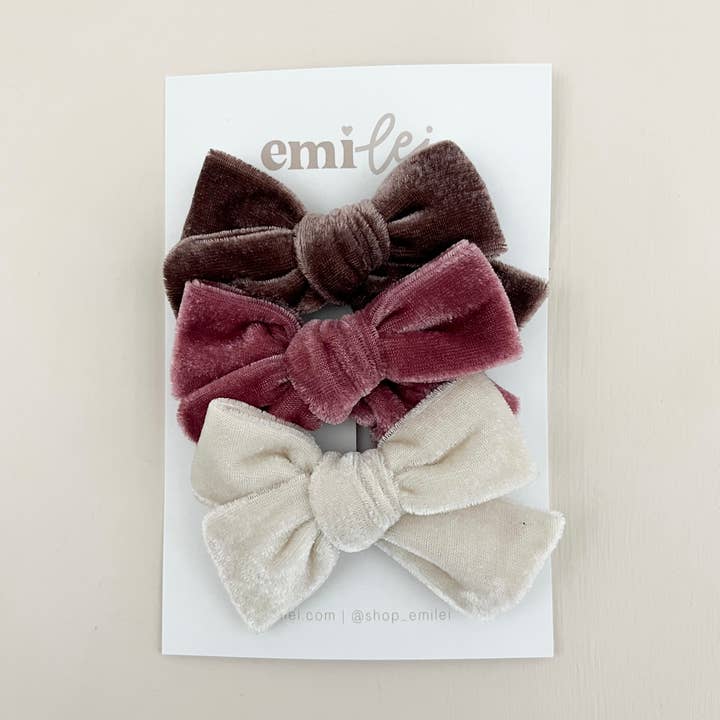 Ensemble de nœuds en velours avec pince en crocodile (3) #1 pour la vente par Emi Lei