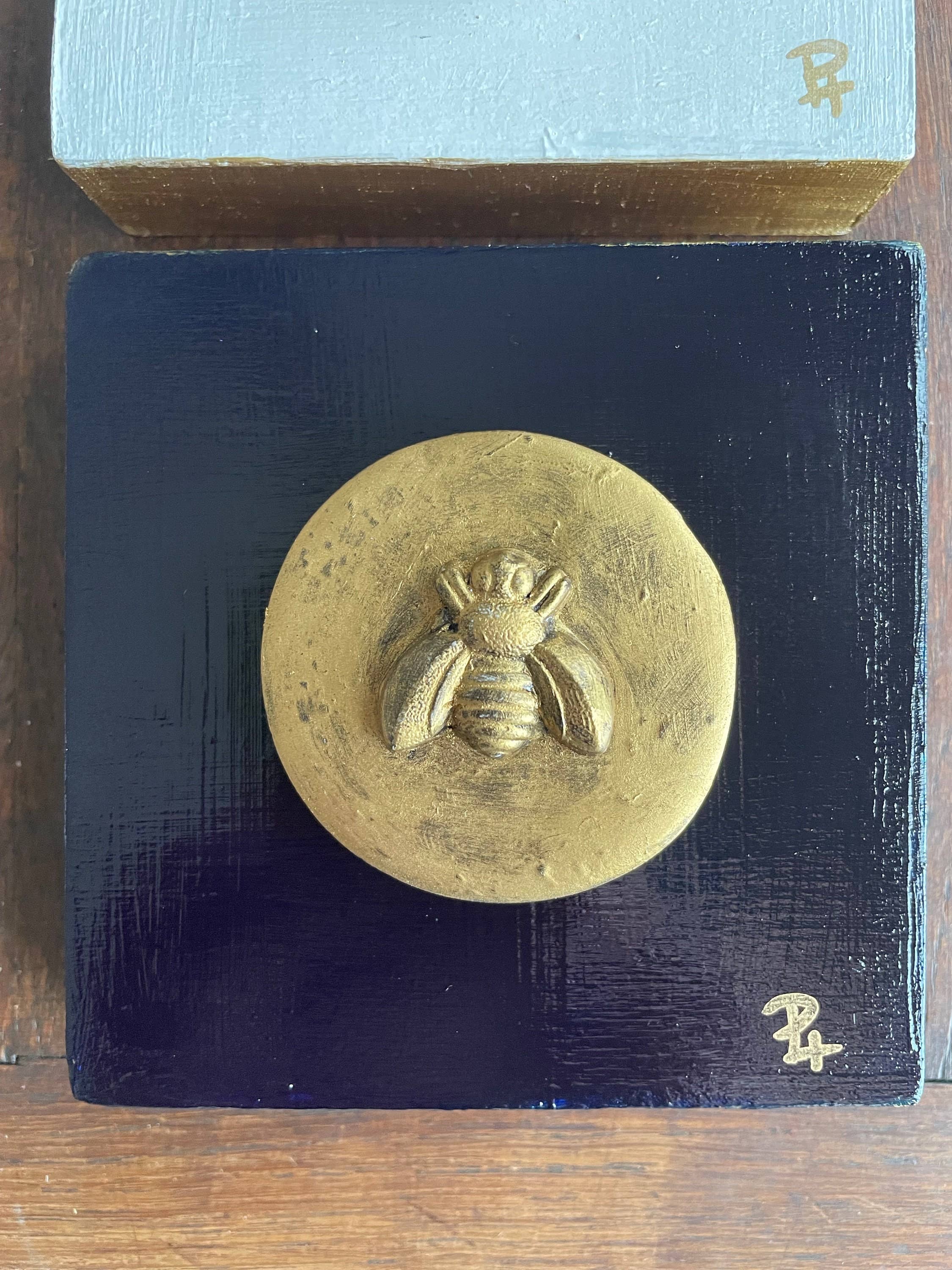 The Ornate Oyster – Großhandel 3D-Wandkunst – Biene Intaglio Klein 4x4, Wandkunst, Bienendekor, Napoleon-Biene2