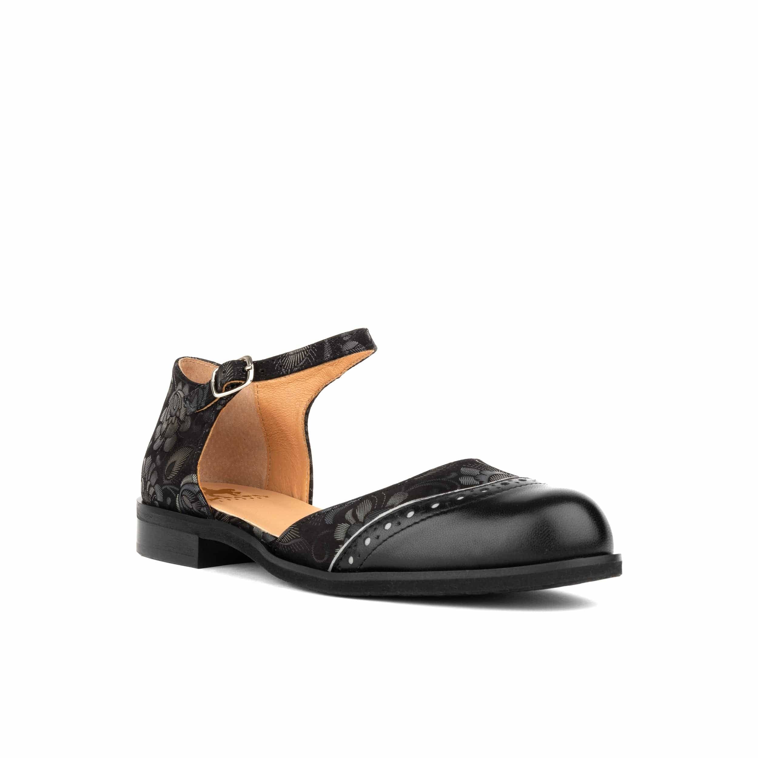 Embassy London – wholesale Sandals – Women's – Gigot - Black Emboss - Women's Closed Heel Round-Toe Leather Flat Sandal1