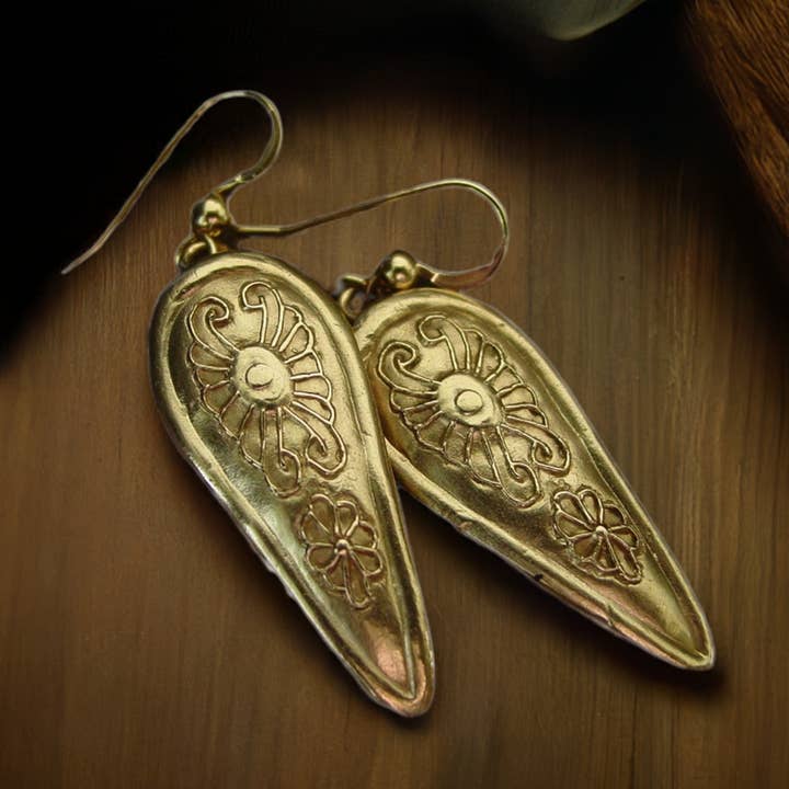 Angelsaksische oorbellen - Kite Shield voor wholesale door Vis a Vis Jewelry