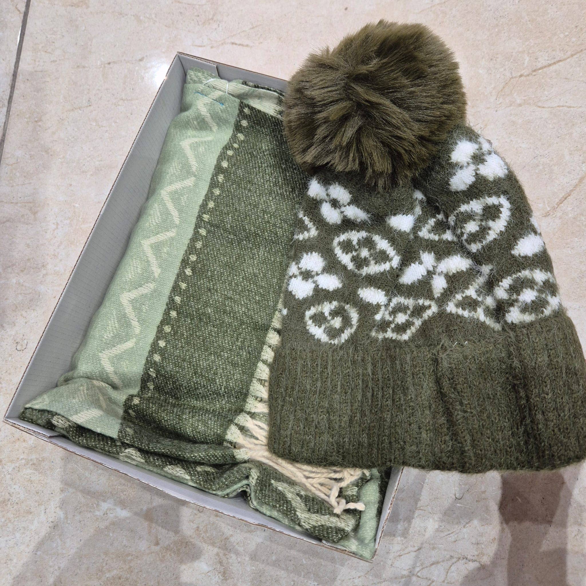 MIA LAROUGE - Wholesale Beanie - Women's - TWO-PIECE SETS, SCARVES, AND HATS.1